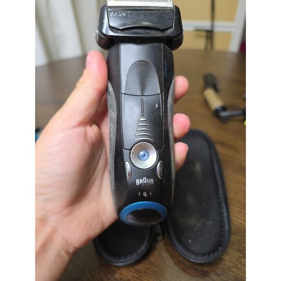 BRAUN Series 78Electric Shaver 760cc. 19 - Picture 7 of 16